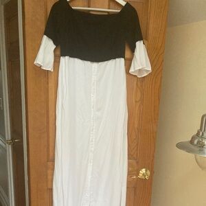 NEW Long Short Dress Black & White Venus Swimwear Size Medium